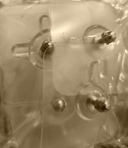 Transparent Adhesive Screw Stickers showing Strong Weight-Bearing Capacity on Smooth Surfaces